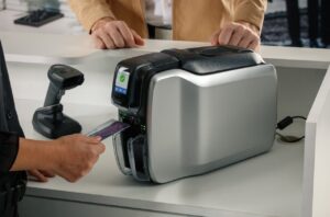 Como criar e imprimir cartões profissionais com Zebra CardStudio e impressoras de cartões Zebra